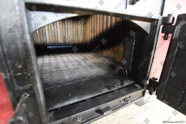 Колосниковая топка котла КВД-0.6 МВт на дровах